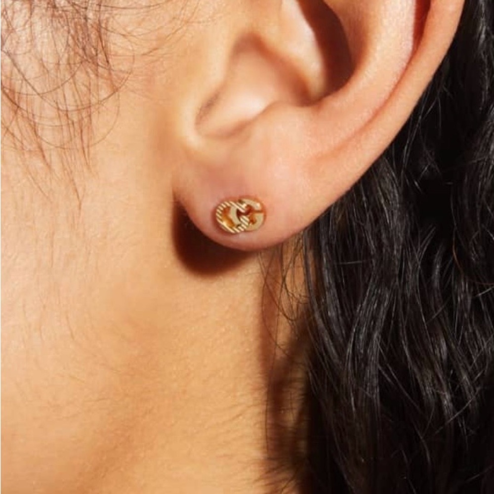 Gucci Gold GG Logo Earrings - Picture 2 of 6